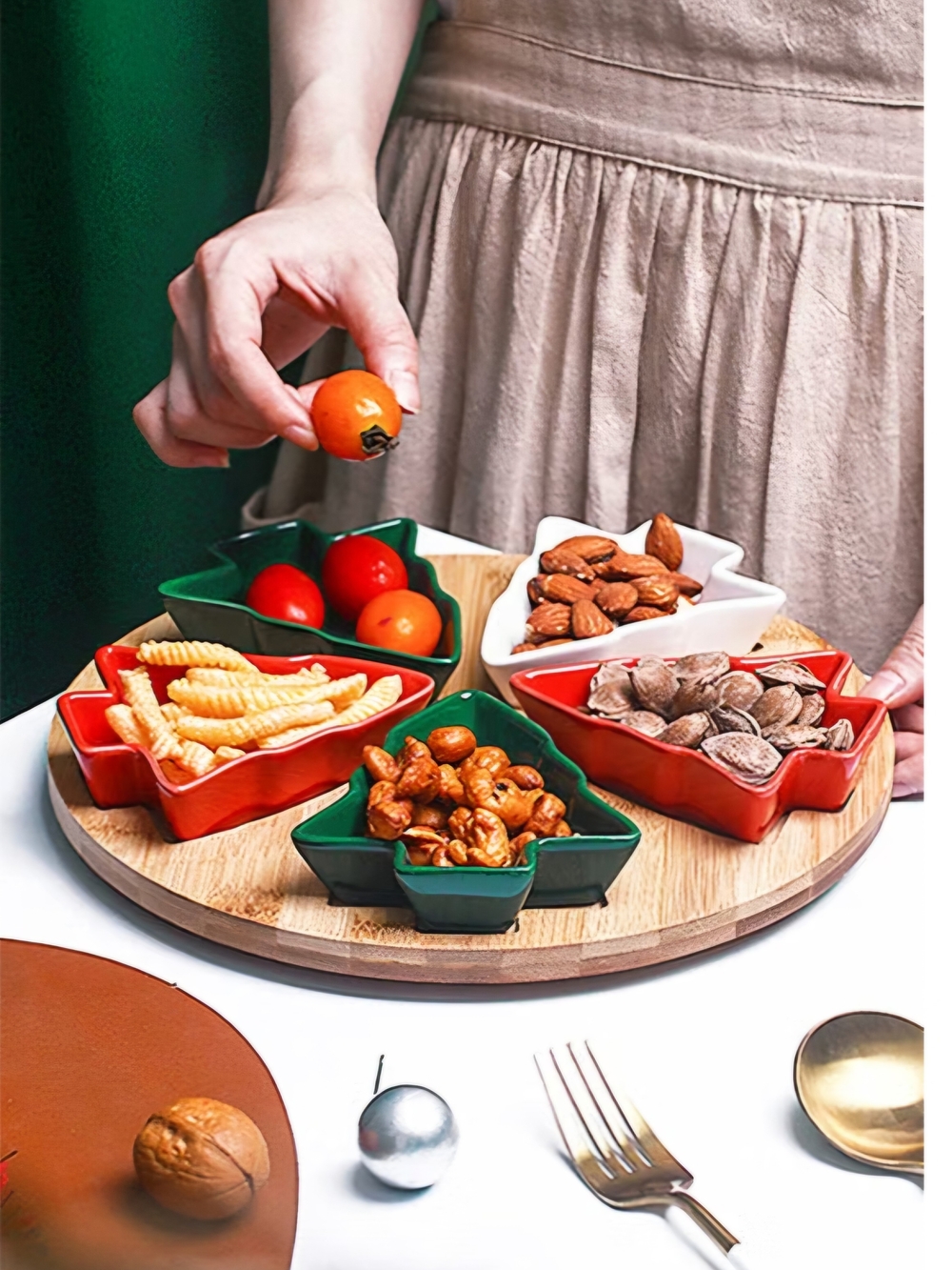 Festive Red, Green & White Ceramic Snack Server Set - Home Dining. 6 Piece Set.
